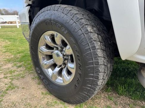 Used 2005 Chevrolet Silverado 2500 LT w/ Heavy-Duty Power Package image 32