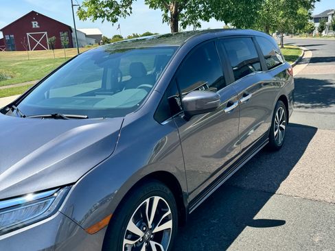 Used 2024 Honda Odyssey Touring image 1