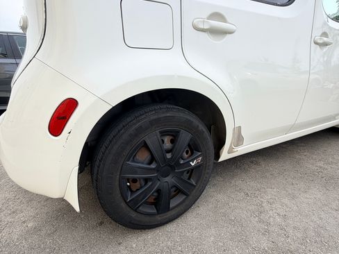 Used 2012 Nissan Cube 1.8 S w/ Interior Illumination Pkg image 15