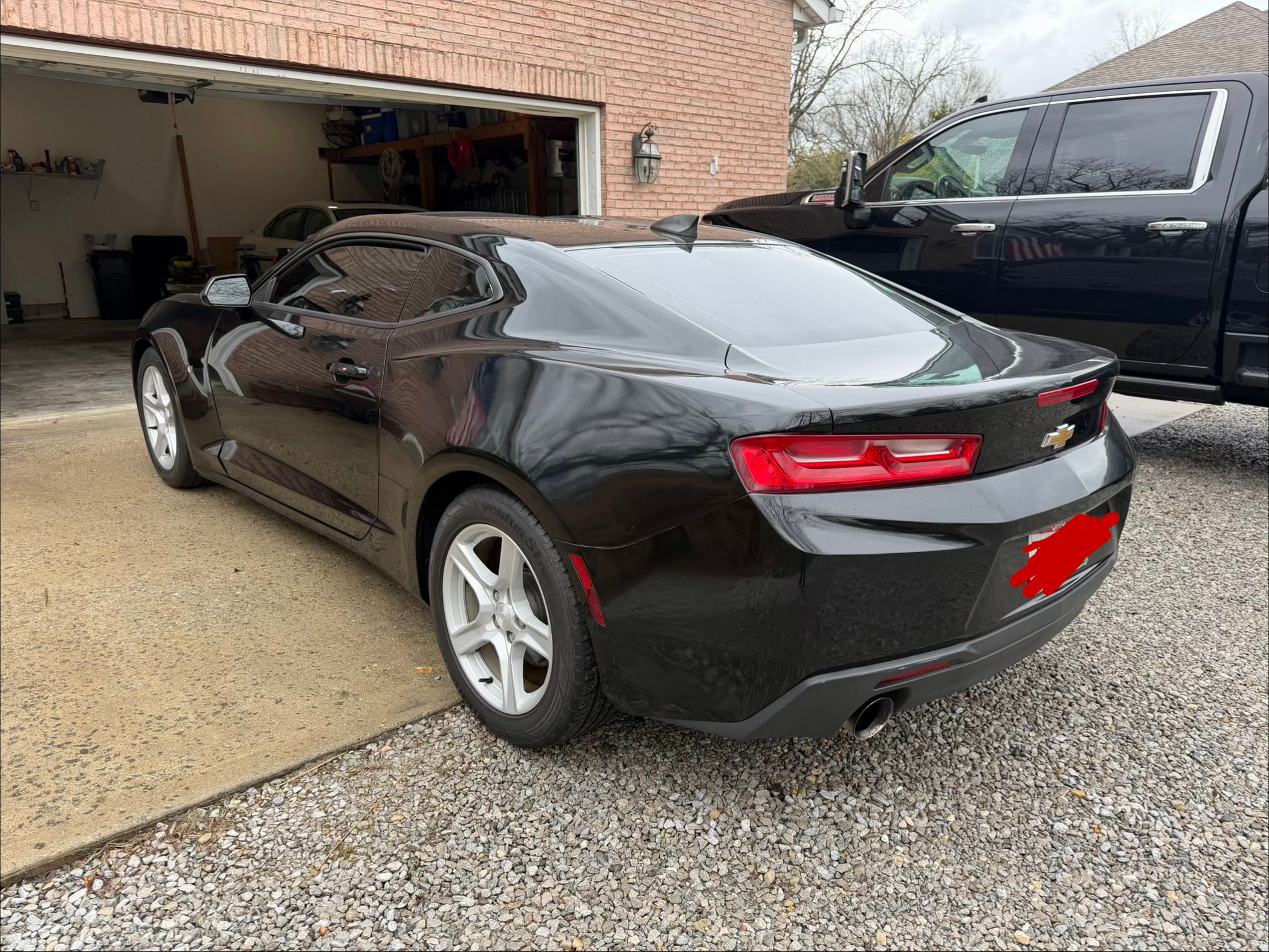 Used 2017 Chevrolet Camaro LT RWD image 5