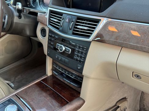 Used 2013 Mercedes-Benz E 350 4MATIC Sedan image 8