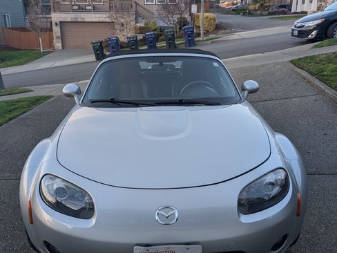 Used 2007 MAZDA MX-5 Miata Grand Touring w/ Premium Pkg image 12