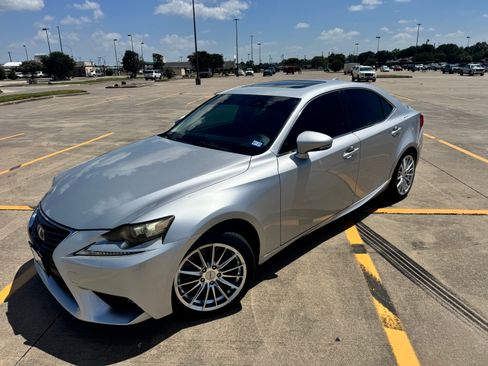 Used 2016 Lexus IS 300 AWD w/ Premium Package image 1
