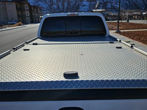 Used 2006 Ford F350 Lariat image 15