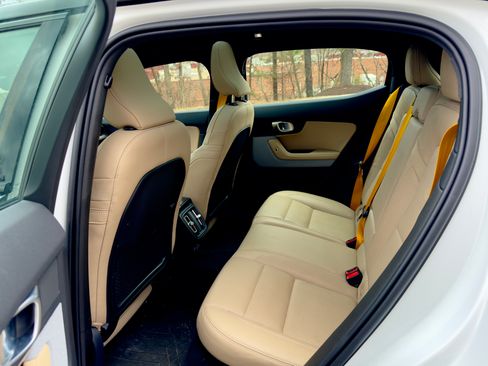 Used 2022 Polestar Polestar 2 w/ Performance Package image 17