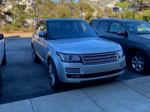 Used 2017 Land Rover Range Rover Supercharged image 1