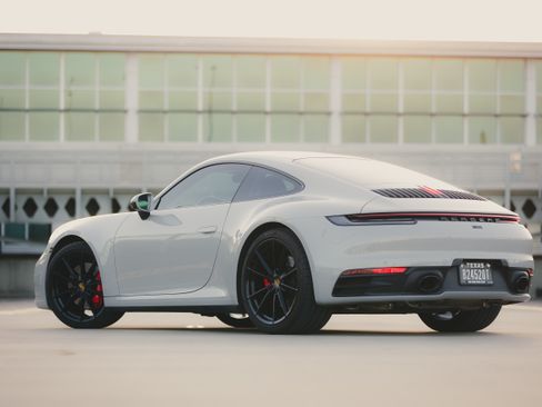 Used 2022 Porsche 911 Carrera S RWD image 19