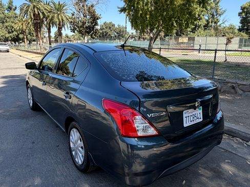 Used 2016 Nissan Versa S FWD image 6