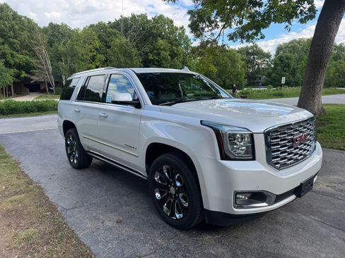 Used 2020 GMC Yukon Denali w/ Denali Ultimate Package AWD/4WD image 5