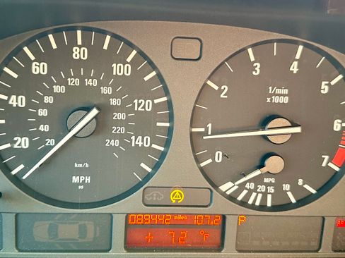 Used 2000 BMW 528i Sedan image 8