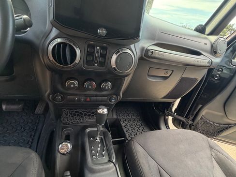 Used 2014 Jeep Wrangler Unlimited Sport w/ Quick Order Package 24S AWD/4WD image 12