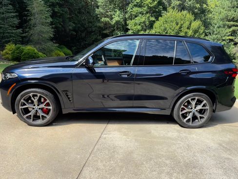 Used 2026 BMW X5 xDrive40i w/ M Sport Package AWD/4WD image 8