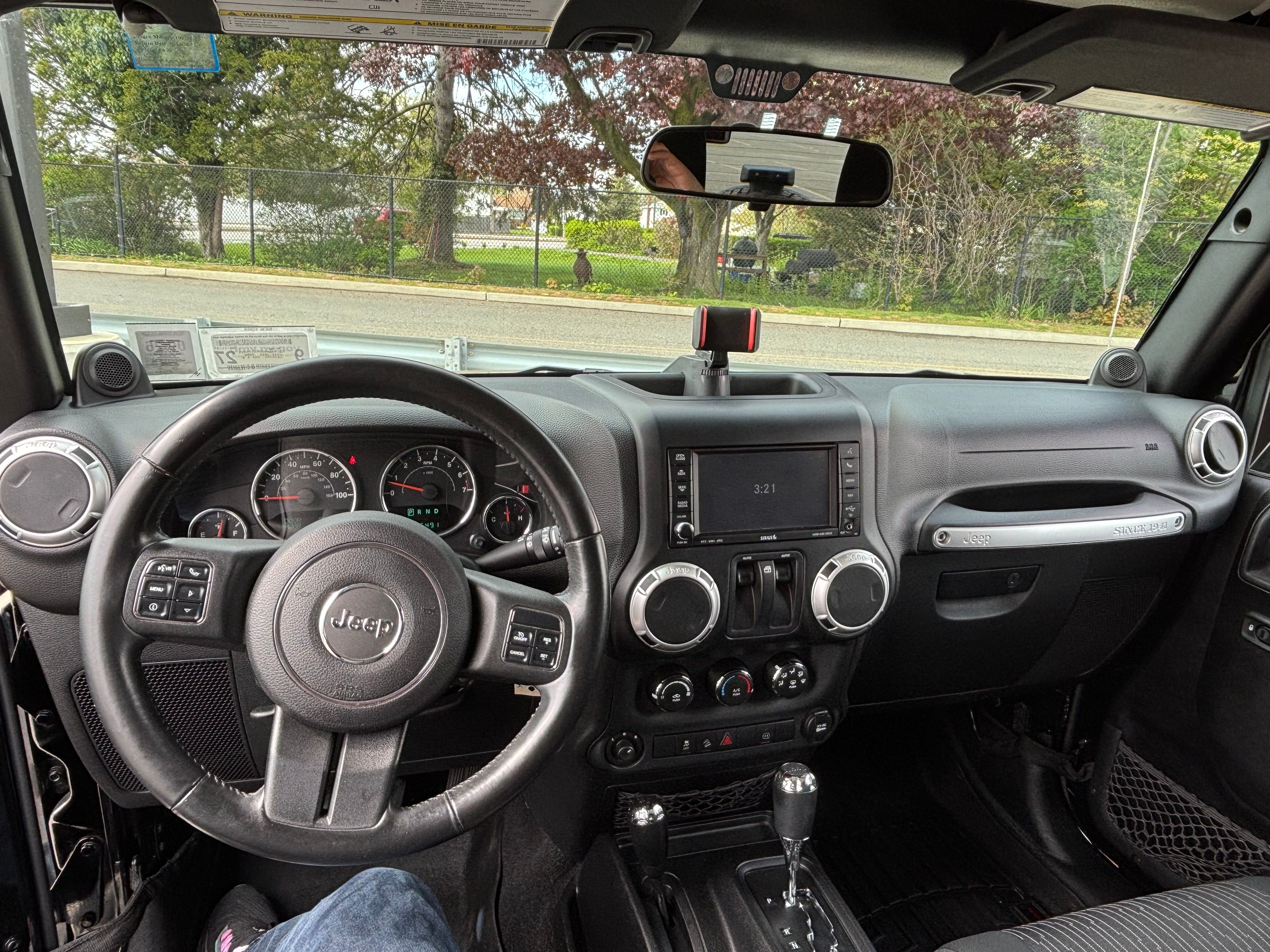Used 2012 Jeep Wrangler Sahara w/ Dual Top Group AWD/4WD image 11