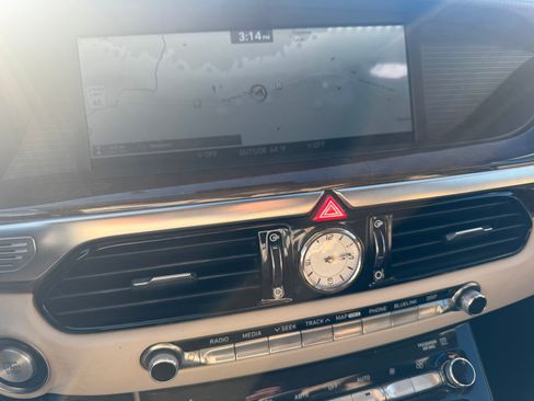 Used 2017 Genesis G90 3.3T Premium image 13