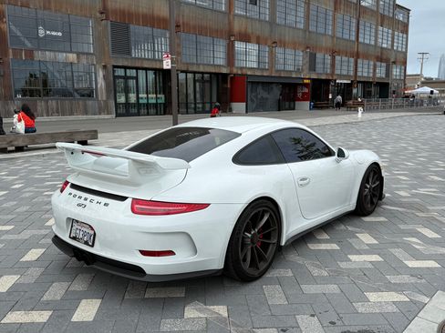 Used 2014 Porsche 911 GT3 image 10