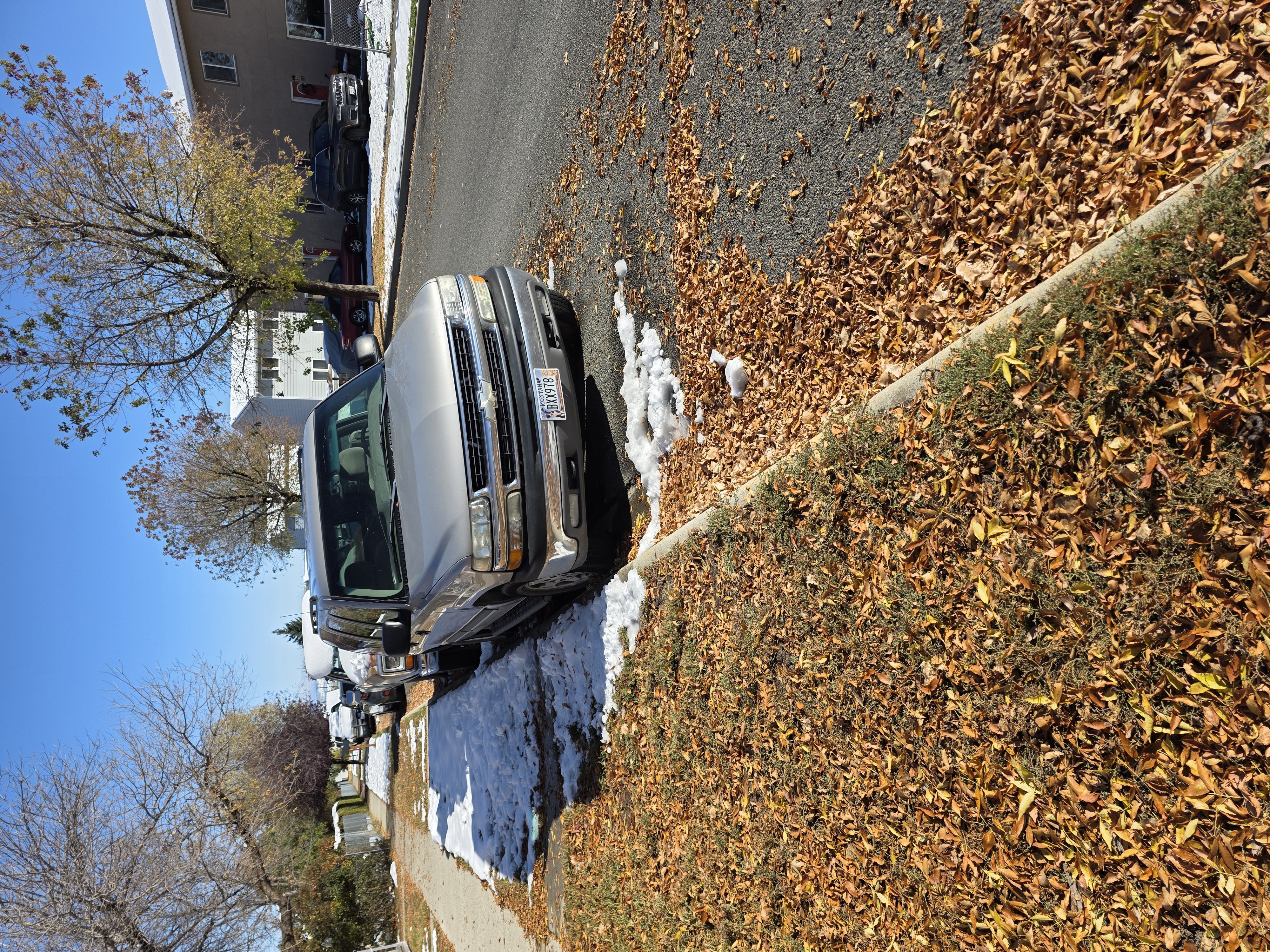 Used 2005 Chevrolet Suburban LS AWD/4WD image 1