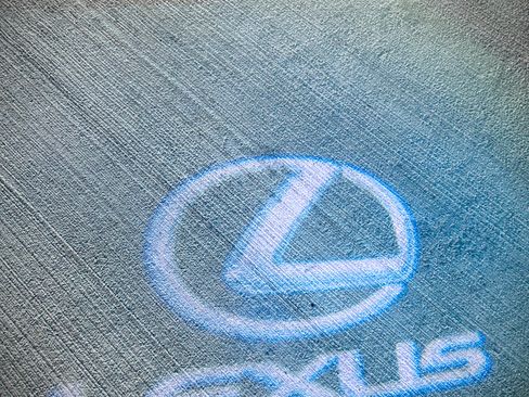 Used 2018 Lexus IS 300 F Sport w/ F Sport Package RWD image 13