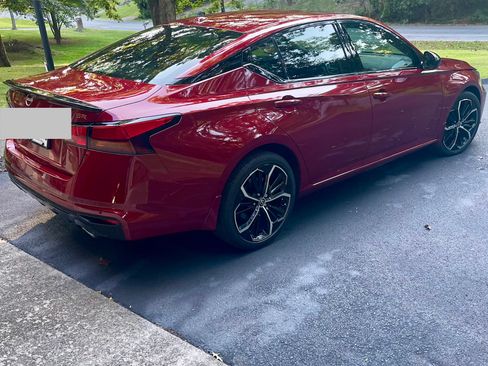 Used 2024 Nissan Altima 2.5 SR w/ SR Premium Package image 4