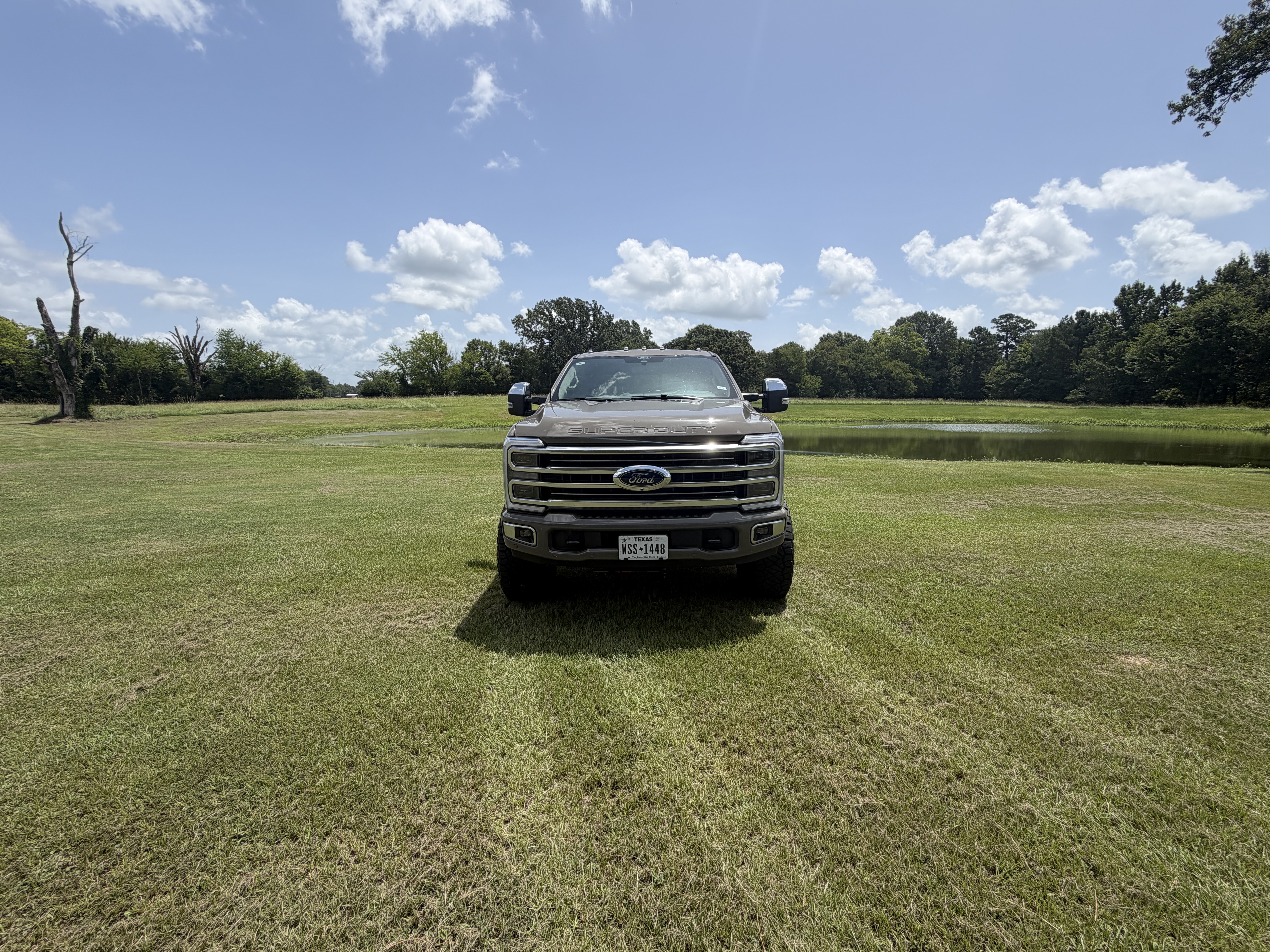 Used 2026 Ford F250 Platinum w/ Platinum Plus Package AWD/4WD image 4