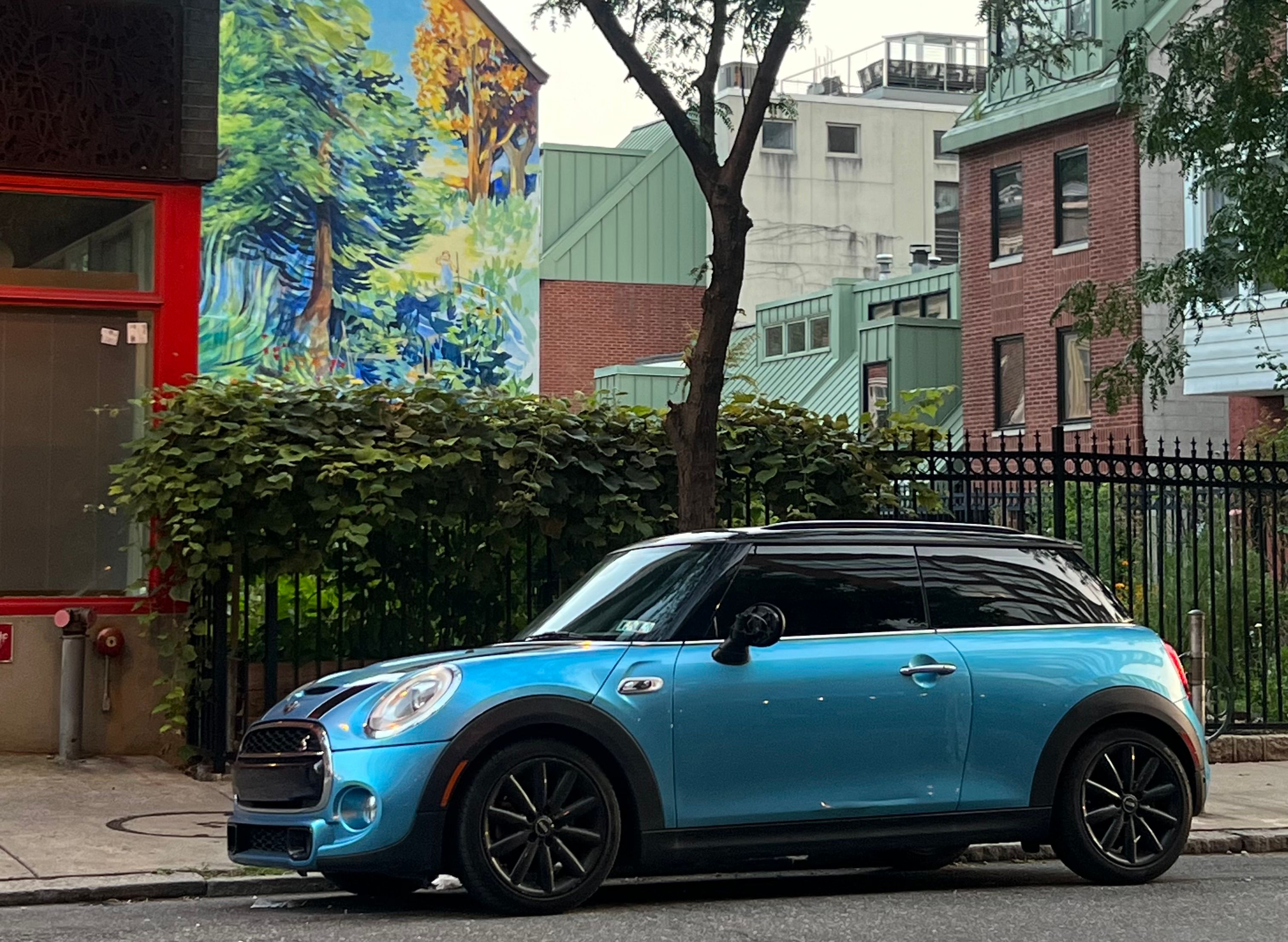 Used 2016 MINI Cooper S FWD image 1