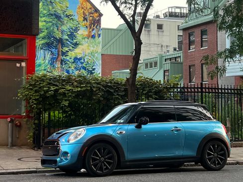 Used 2016 MINI Cooper S FWD image 1