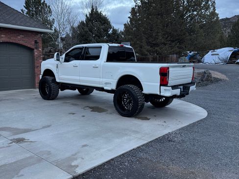 Used 2023 Ford F350 Platinum w/ FX4 Off-Road Package image 5