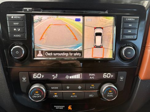 Used 2018 Nissan Rogue SL w/ Premium Package AWD/4WD image 19