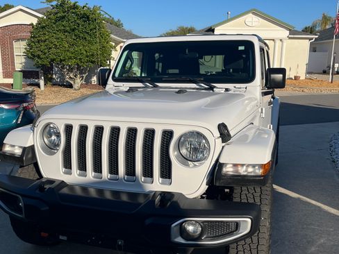 Used 2021 Jeep Wrangler Unlimited Sahara image 2