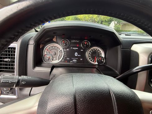 Used 2018 RAM 2500 Laramie AWD/4WD image 9