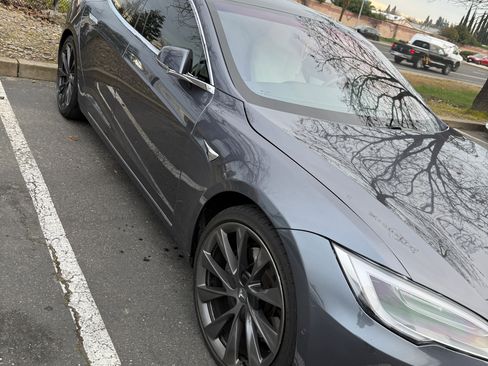 Used 2020 Tesla Model S Long Range Plus AWD/4WD image 5