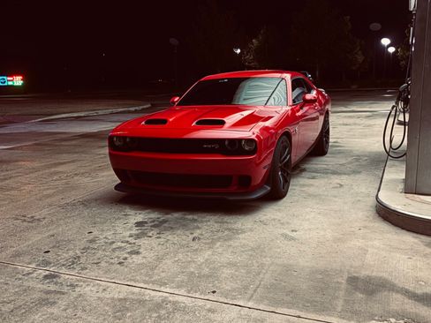 Used 2023 Dodge Challenger SRT Hellcat RWD image 4