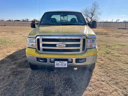 Used 2005 Ford F250 Lariat image 6