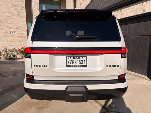 Used 2025 Lexus GX 550 w/ Accessory Package (Z1) image 16