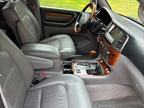 Used 2006 Lexus LX 470 4WD w/ Preferred Accessory Pkg image 15