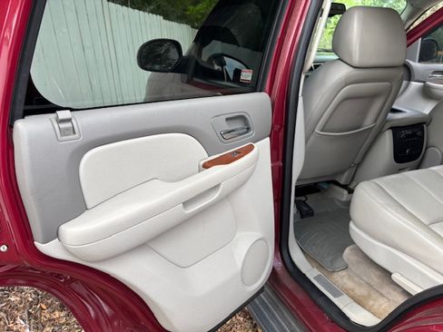 Used 2007 GMC Yukon SLT w/ SLT Preferred Equipment Group image 15