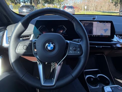 Used 2025 BMW X1 xDrive28i w/ Technology Package image 11