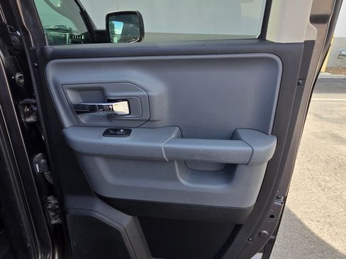 Used 2018 RAM 1500 Classic SLT image 43