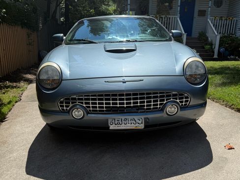 Used 2005 Ford Thunderbird RWD image 2