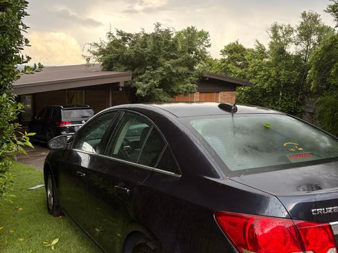 Used 2016 Chevrolet Cruze LT w/ Technology Package image 9