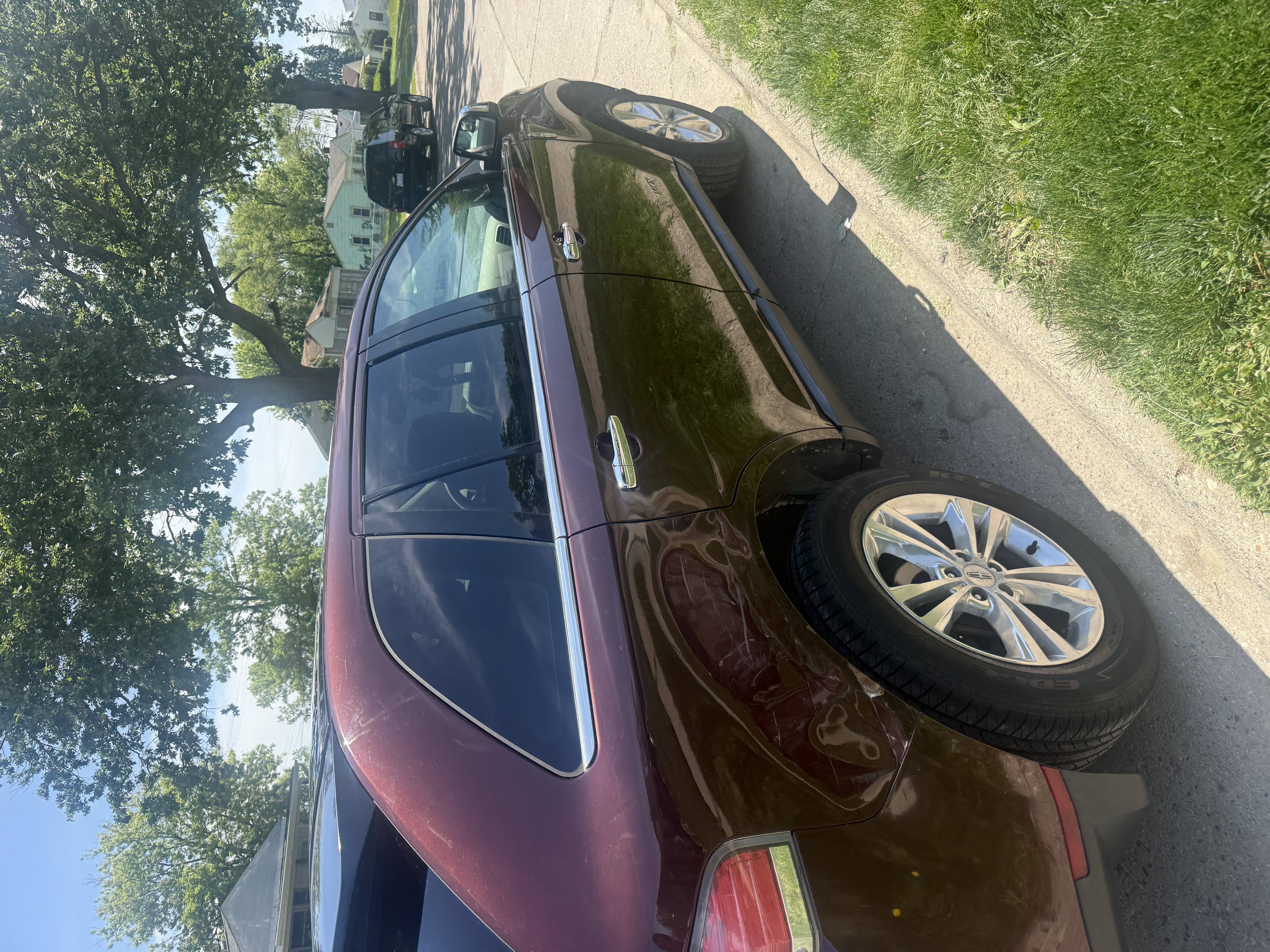 Used 2010 Lincoln MKX AWD image 2