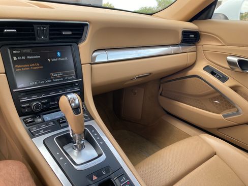 Used 2015 Porsche 911 Carrera image 13
