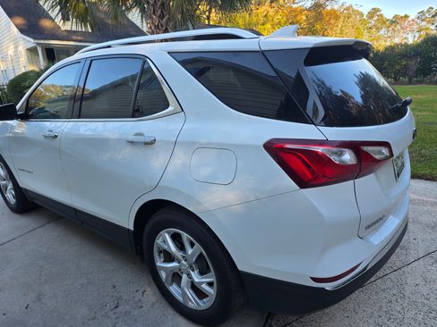 Used 2020 Chevrolet Equinox Premier image 17