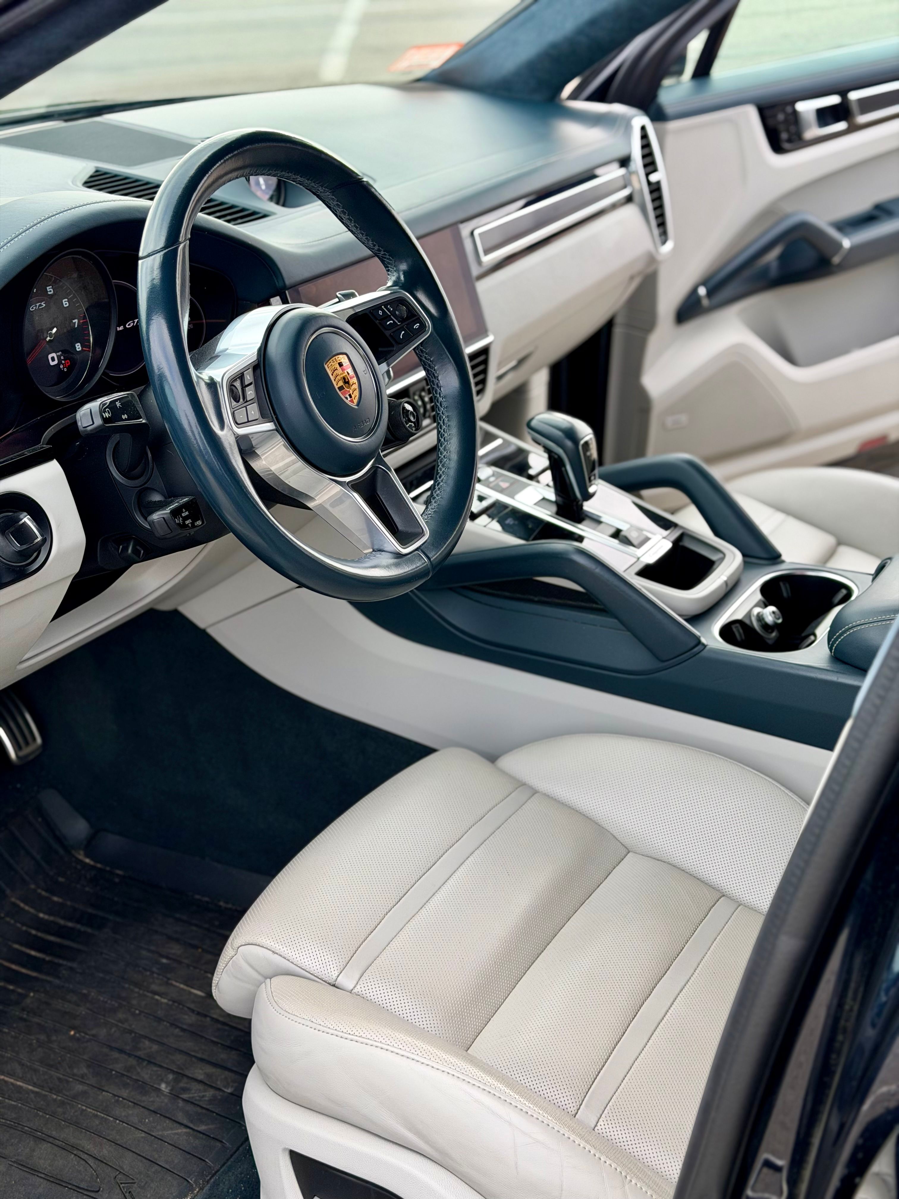 Used 2021 Porsche Cayenne GTS AWD/4WD image 16