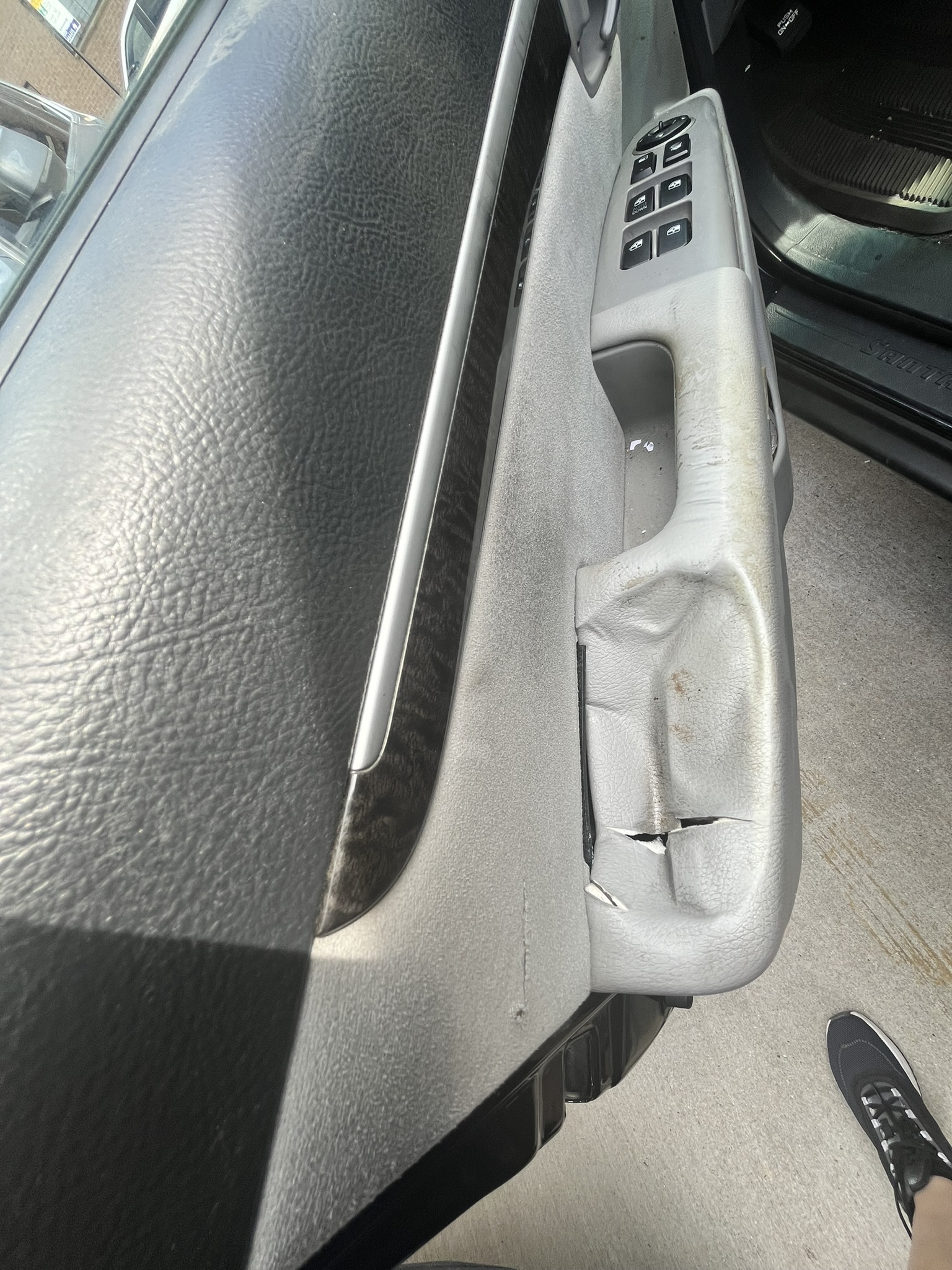 Used 2009 Hyundai Santa Fe SE FWD image 11