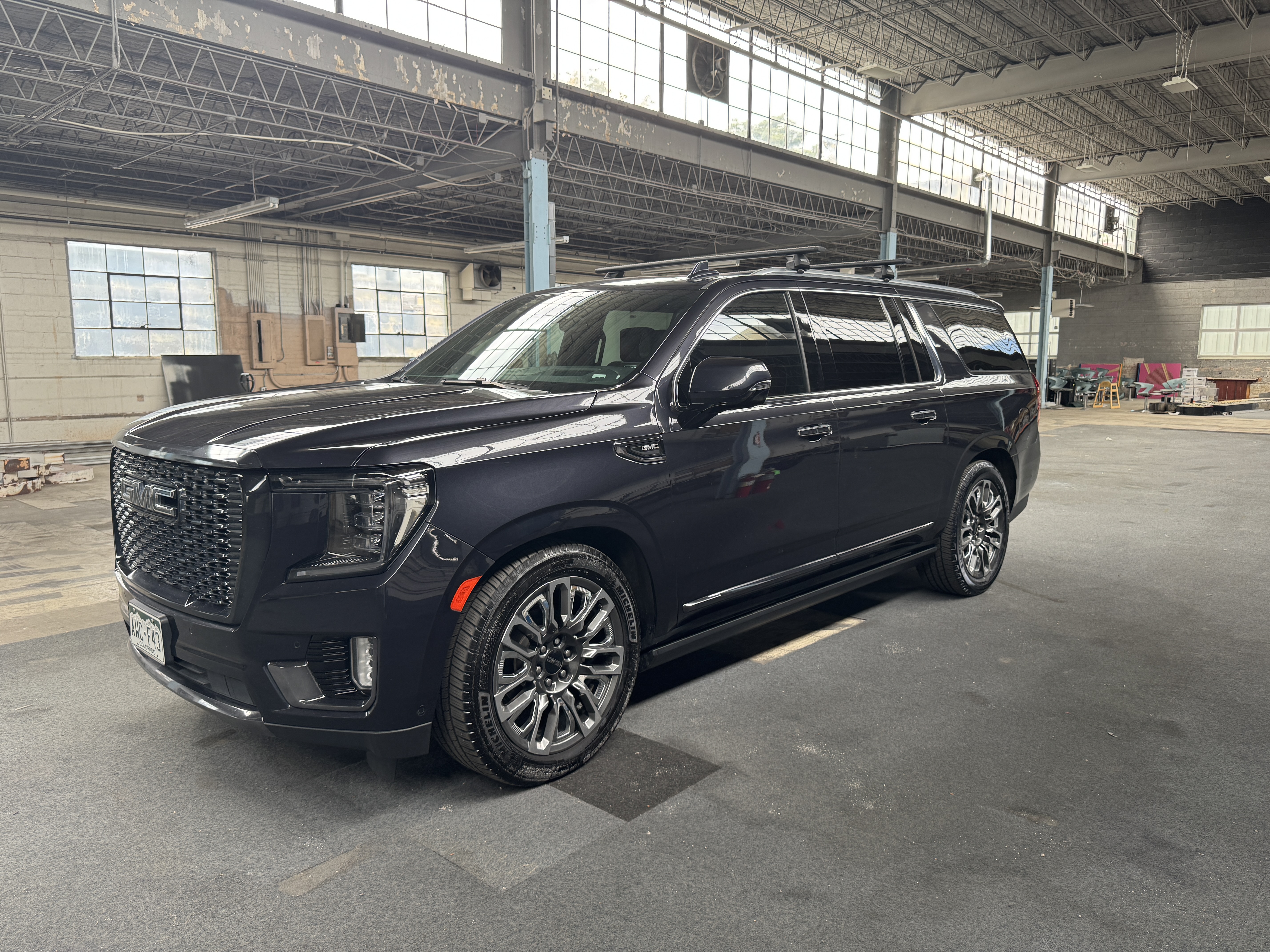 Used 2023 GMC Yukon XL Denali Ultimate AWD/4WD image 15