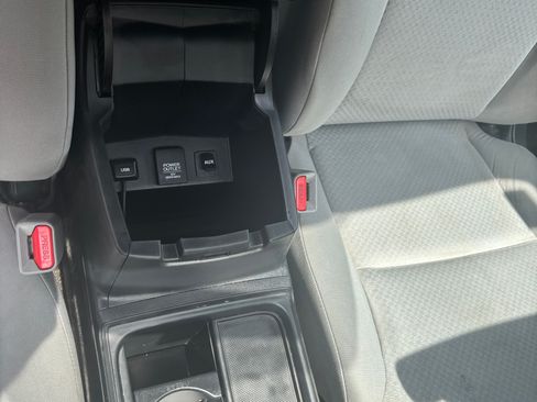 Used 2016 Honda CR-V LX image 14