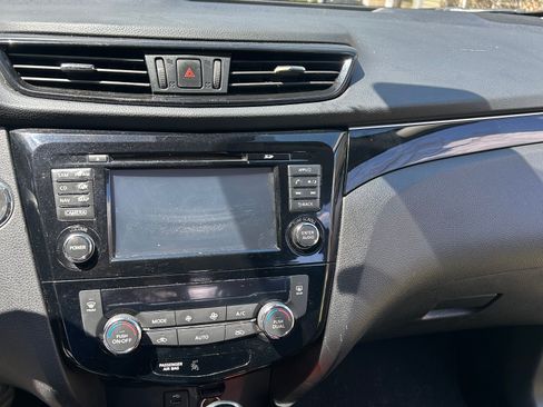 Used 2018 Nissan Rogue Sport SL w/ SL Premium Package image 6