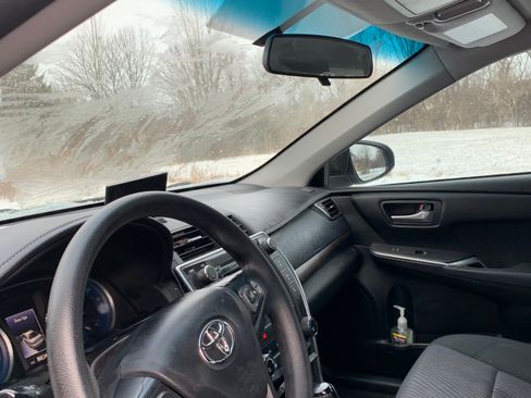 Used 2016 Toyota Camry LE image 11