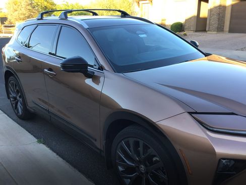 Used 2025 Toyota Crown Signia Limited Hybrid Sport Utility 4 w/ Advanced Technology Package image 5