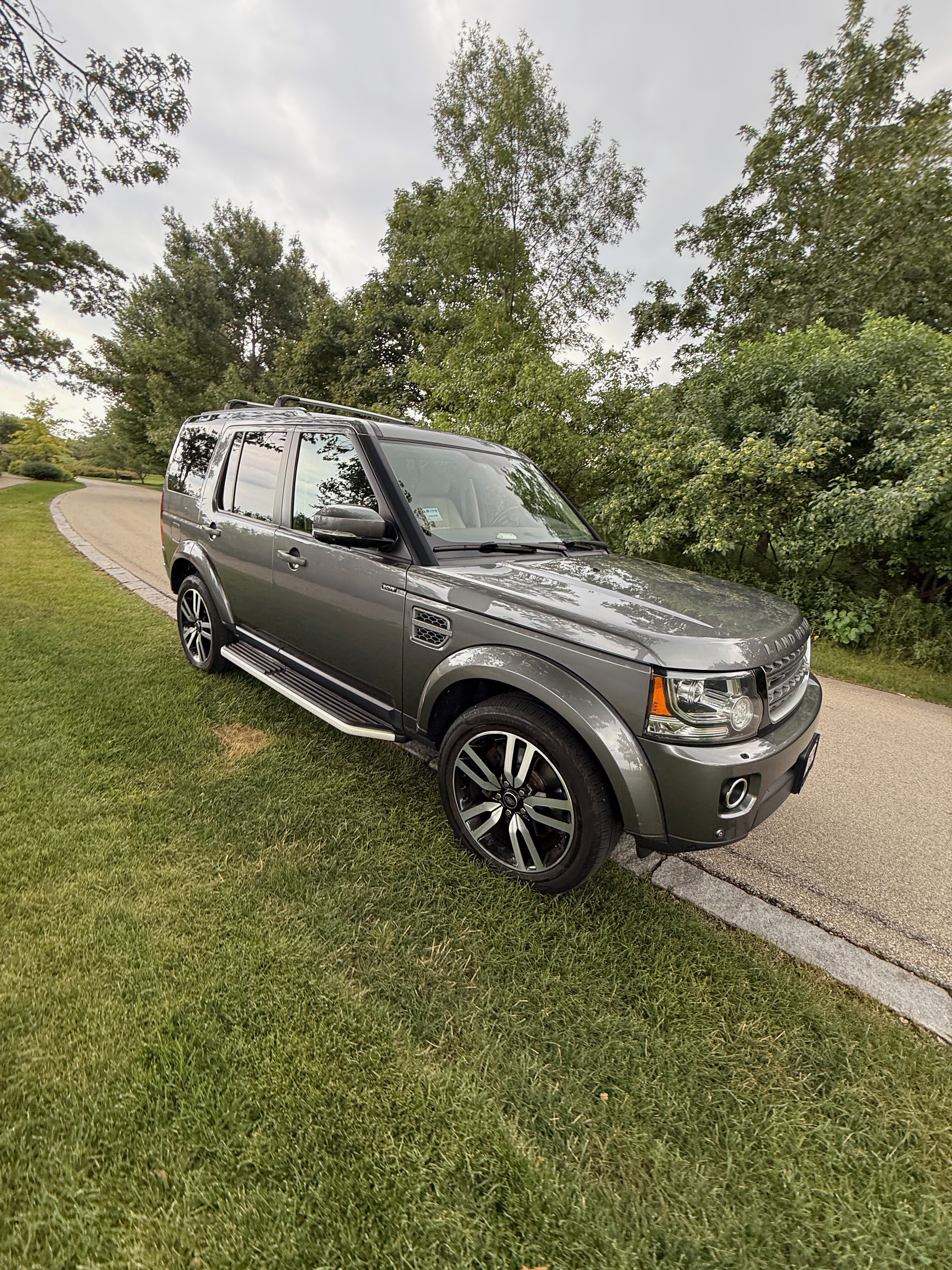 Used 2015 Land Rover LR4 HSE AWD/4WD image 10